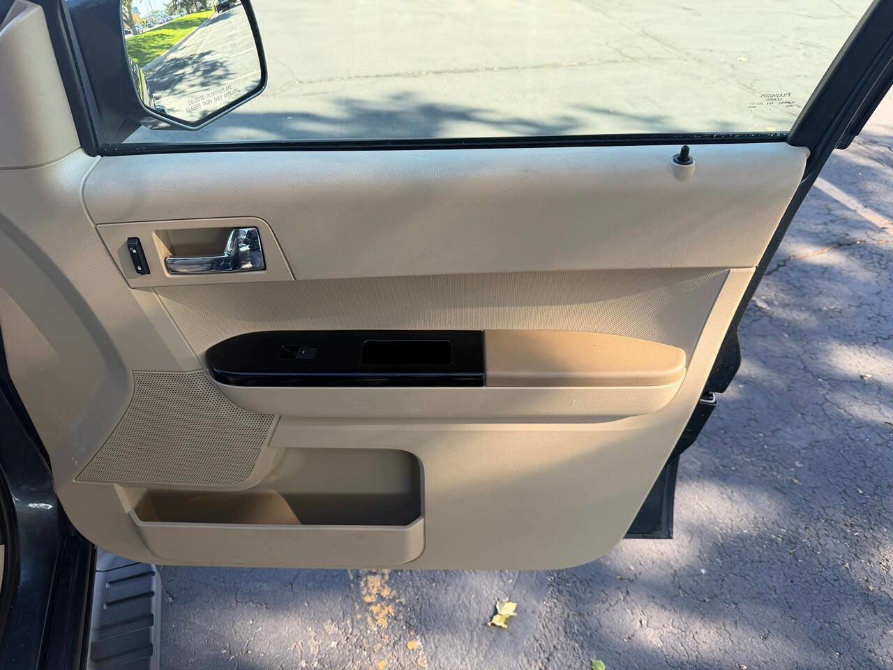 Used 2008 Ford Escape Limited image 25