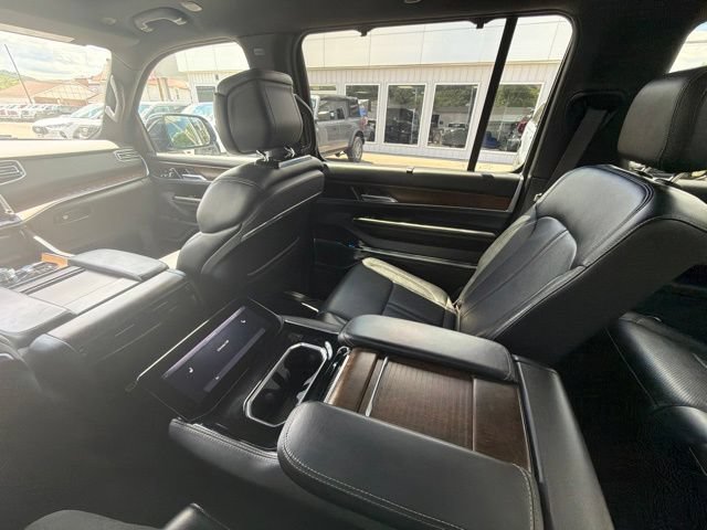 Used 2024 Jeep Grand Wagoneer L 4WD image 35