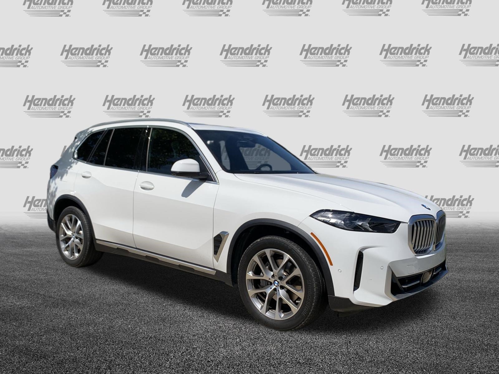 Used 2024 BMW X5 xDrive40i w/ Parking Assistance Package AWD/4WD image 2