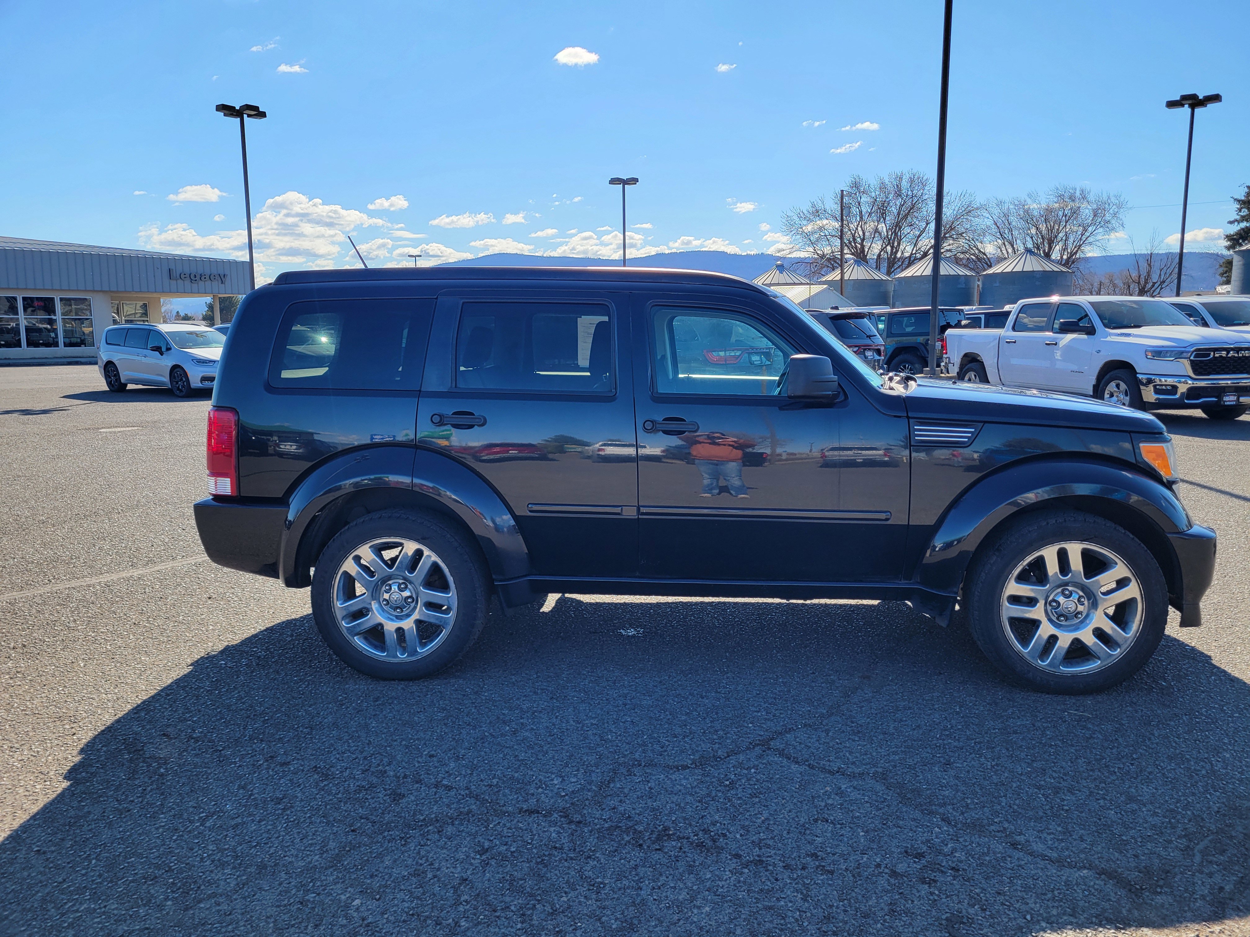 Used 2008 Dodge Nitro R/T image 2