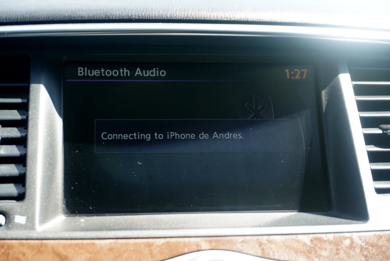 Used 2011 INFINITI QX56 4WD w/ Deluxe Touring Pkg image 29