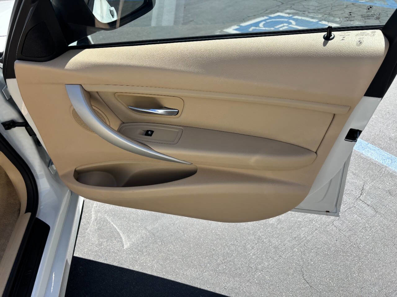 Used 2015 BMW 320i Sedan RWD image 28