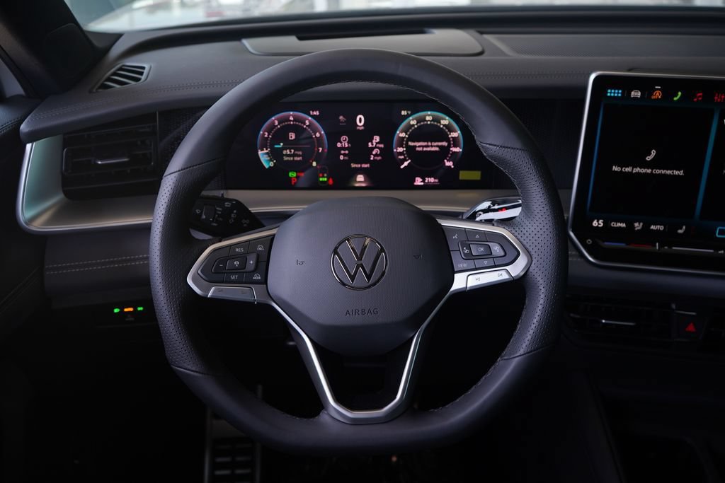 New 2026 Volkswagen Tiguan SE R-Line FWD image 9