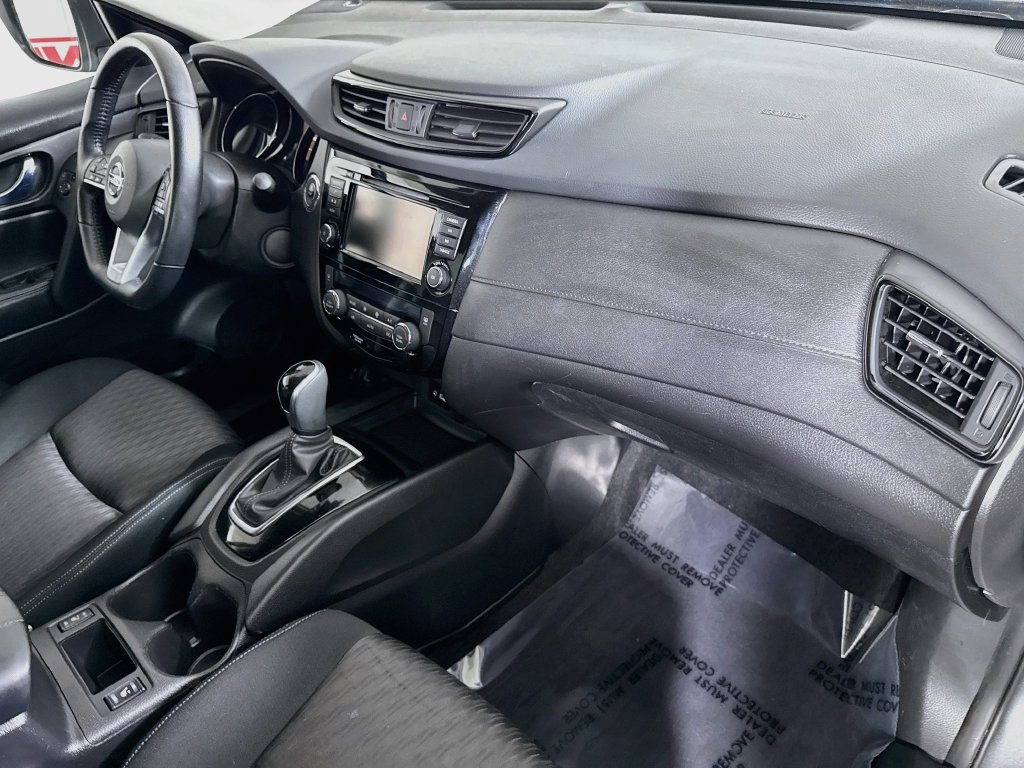 Used 2020 Nissan Rogue SV FWD image 31