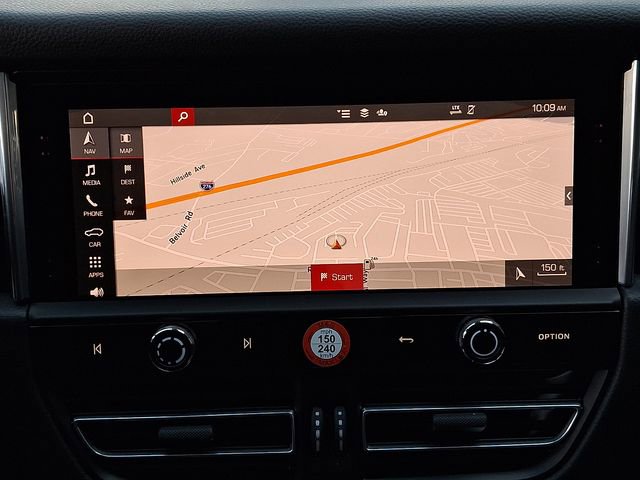Certified 2026 Porsche Macan AWD/4WD image 21
