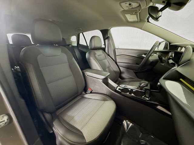 Used 2024 Chevrolet Trax LT w/ Driver Confidence Package image 28