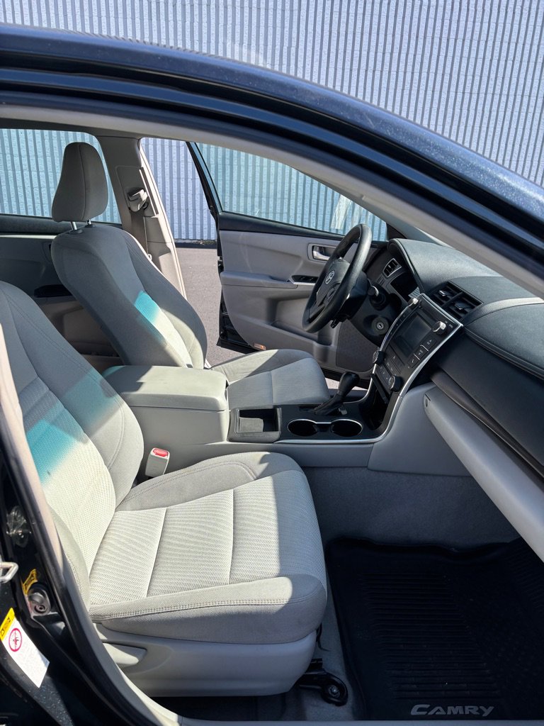 Used 2015 Toyota Camry LE image 12