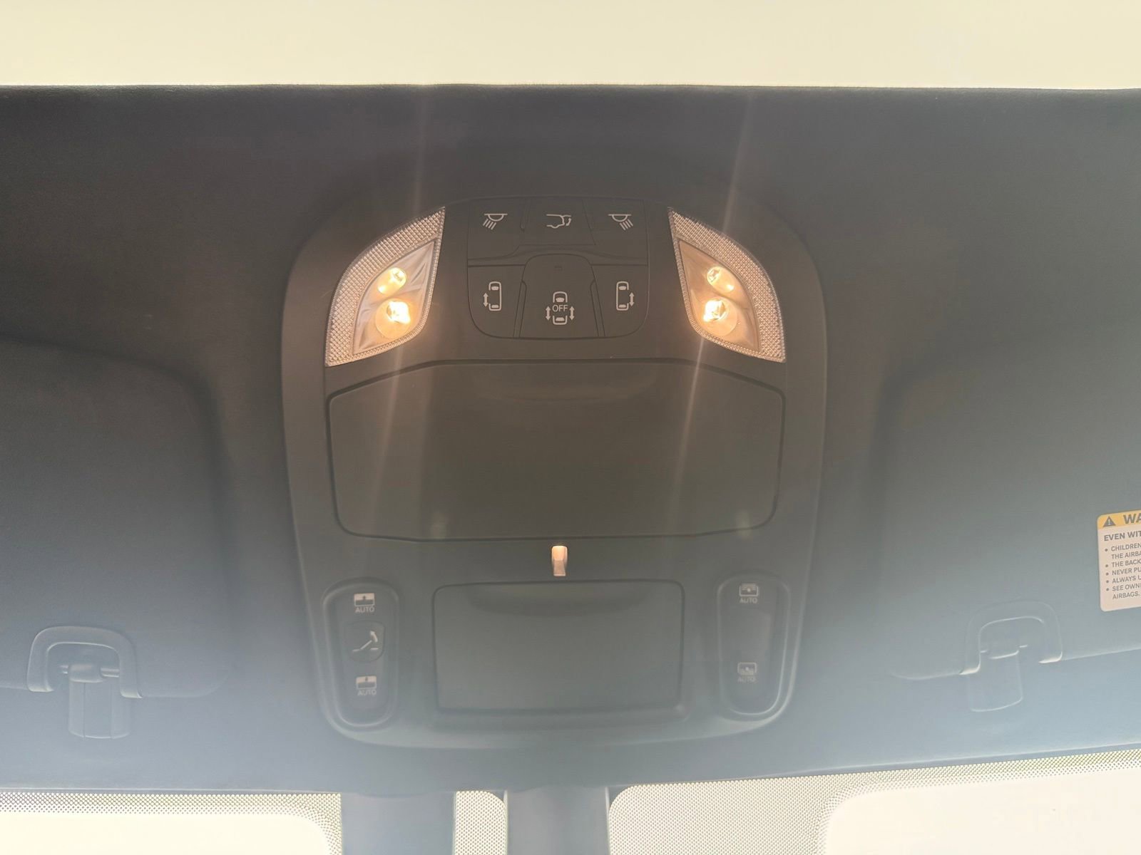 Used 2021 Chrysler Pacifica Pinnacle AWD/4WD image 22