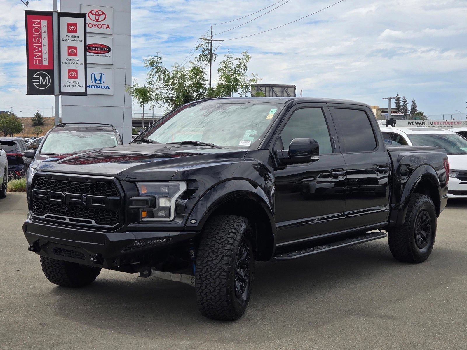 Used 2017 Ford F150 Raptor w/ Equipment Group 802A Luxury AWD/4WD image 3