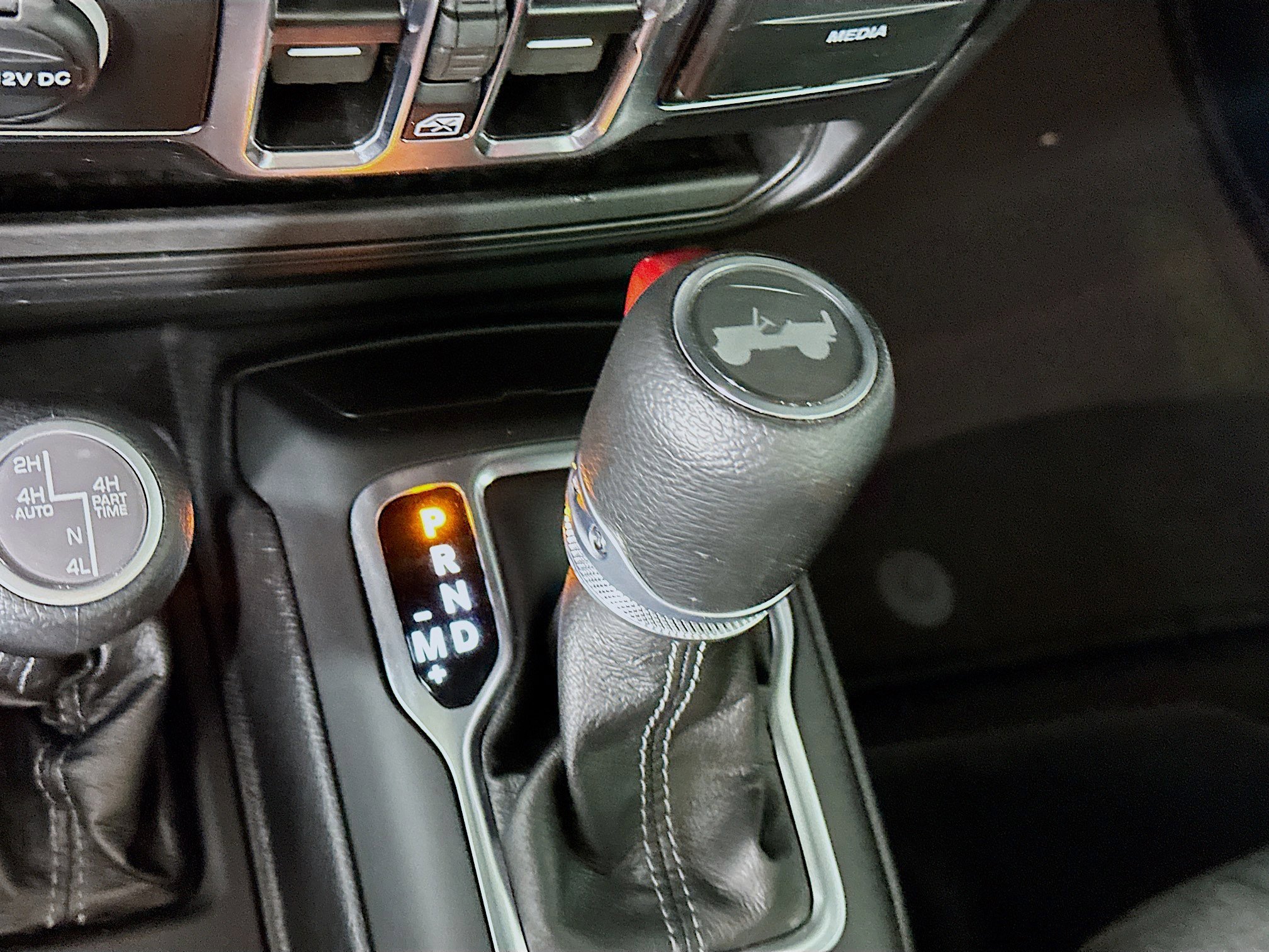 Used 2025 Jeep Wrangler Sahara image 23