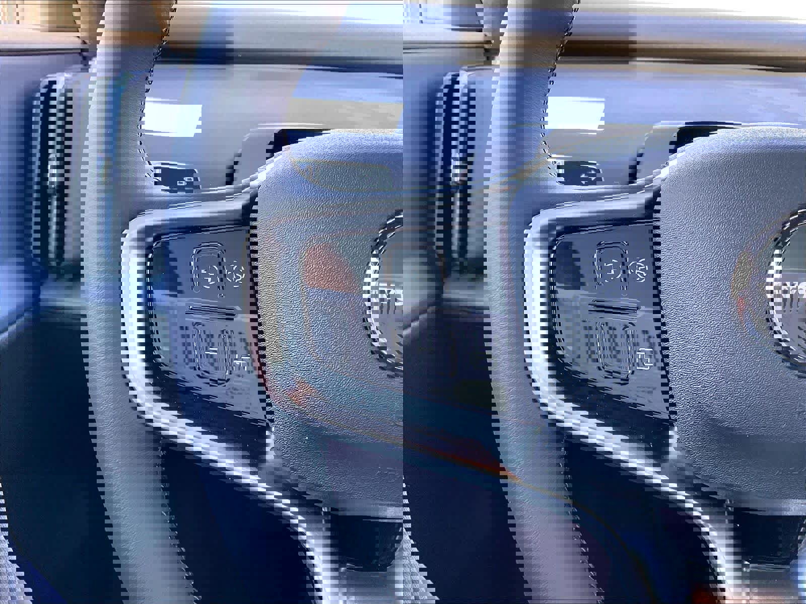 New 2026 Volvo EX30 Plus w/ Climate Package image 17