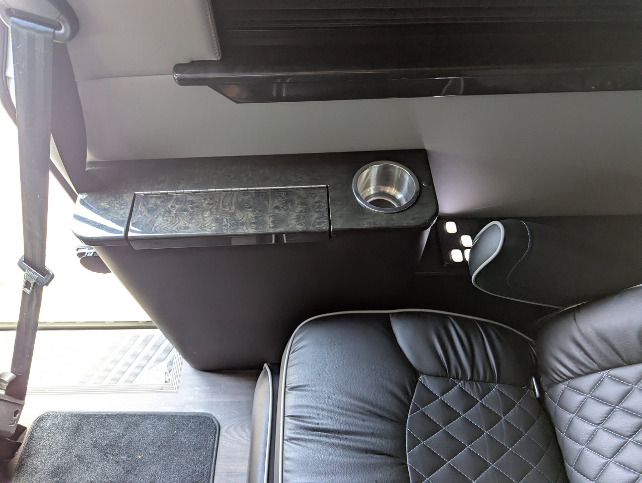 Used 2017 Mercedes-Benz Sprinter 2500 image 38