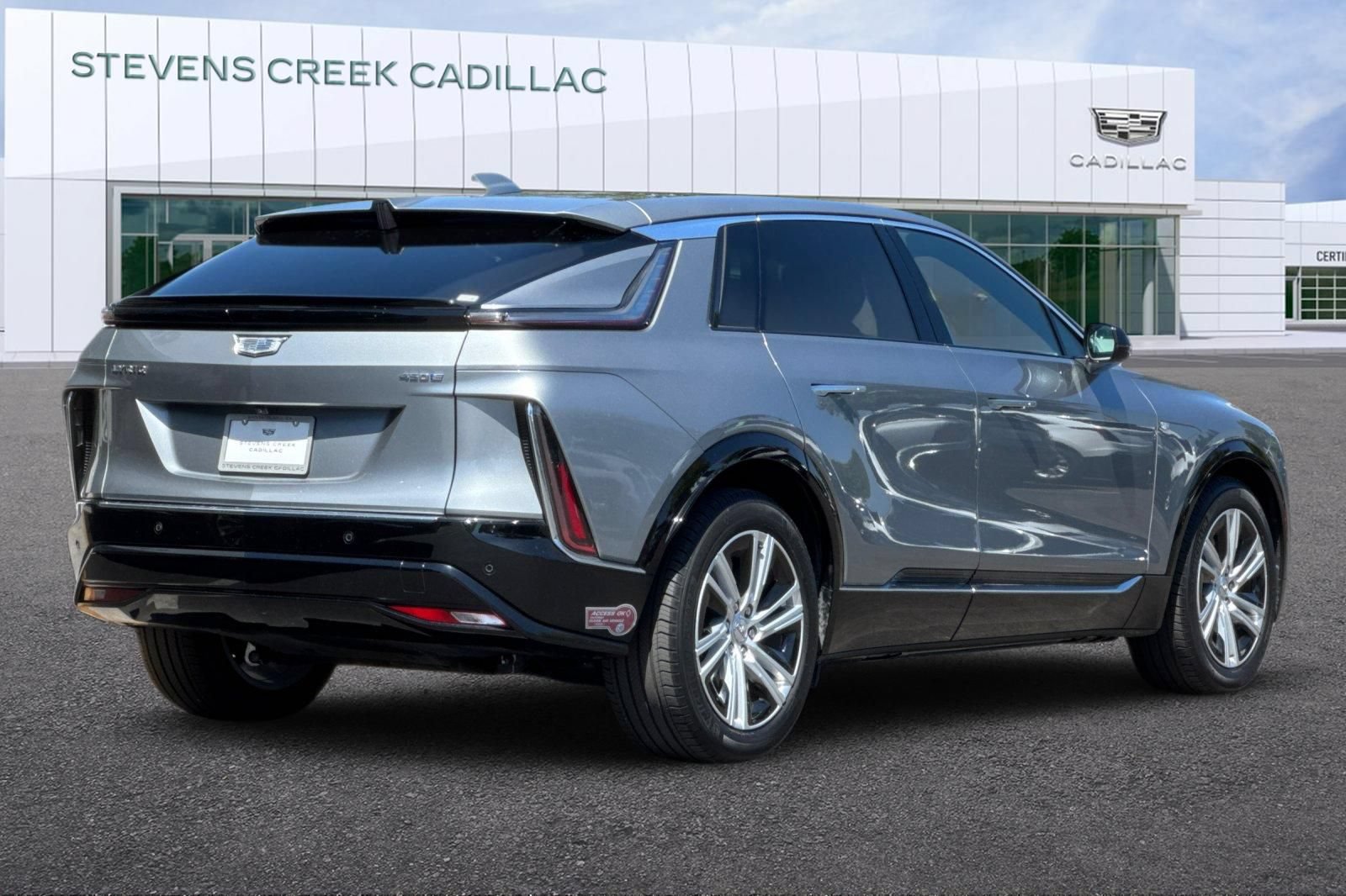 Certified 2024 Cadillac Lyriq Tech RWD image 3