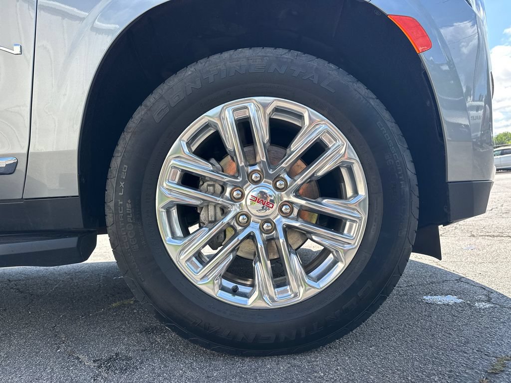 Used 2024 GMC Yukon XL SLT w/ SLT Luxury Package RWD image 13