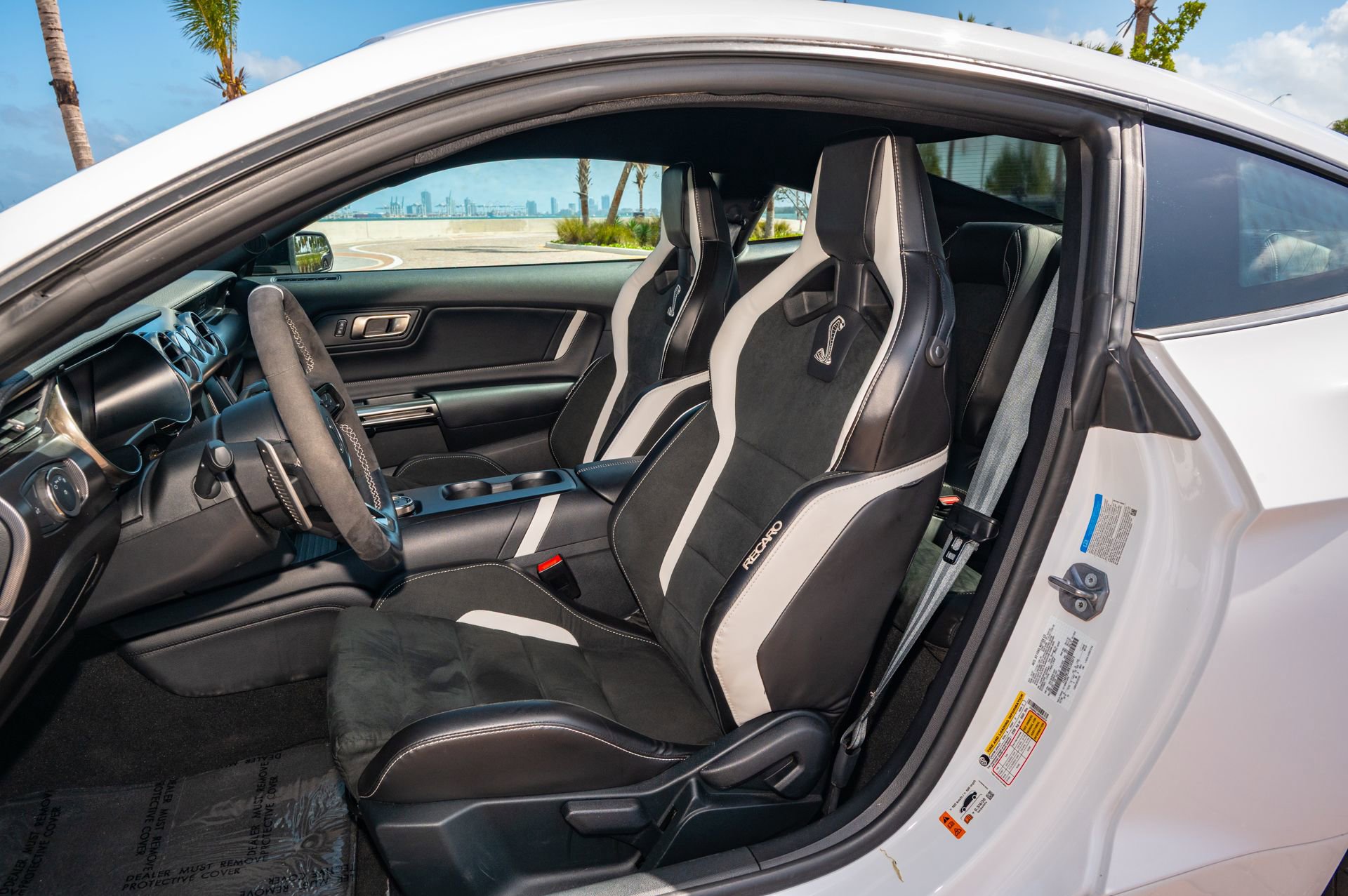 Used 2022 Ford Mustang Shelby GT500 w/ Technology Package image 7