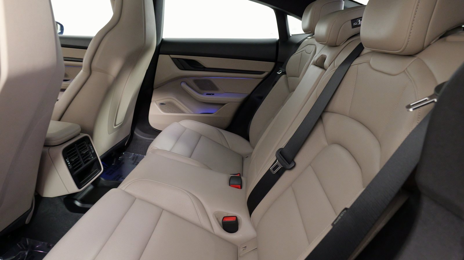 Used 2023 Porsche Taycan image 39