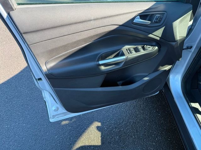 Used 2019 Ford Escape Titanium w/ U9j03 - Titanium Tow Package image 13