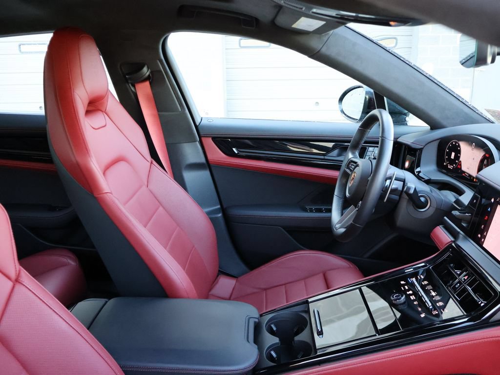 Certified 2025 Porsche Panamera GTS AWD/4WD image 9