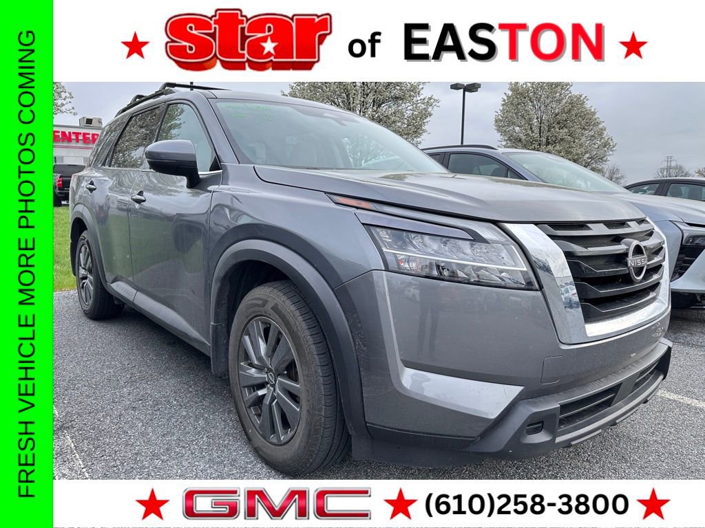 Used 2022 Nissan Pathfinder SV w/ SV Premium Package image 1