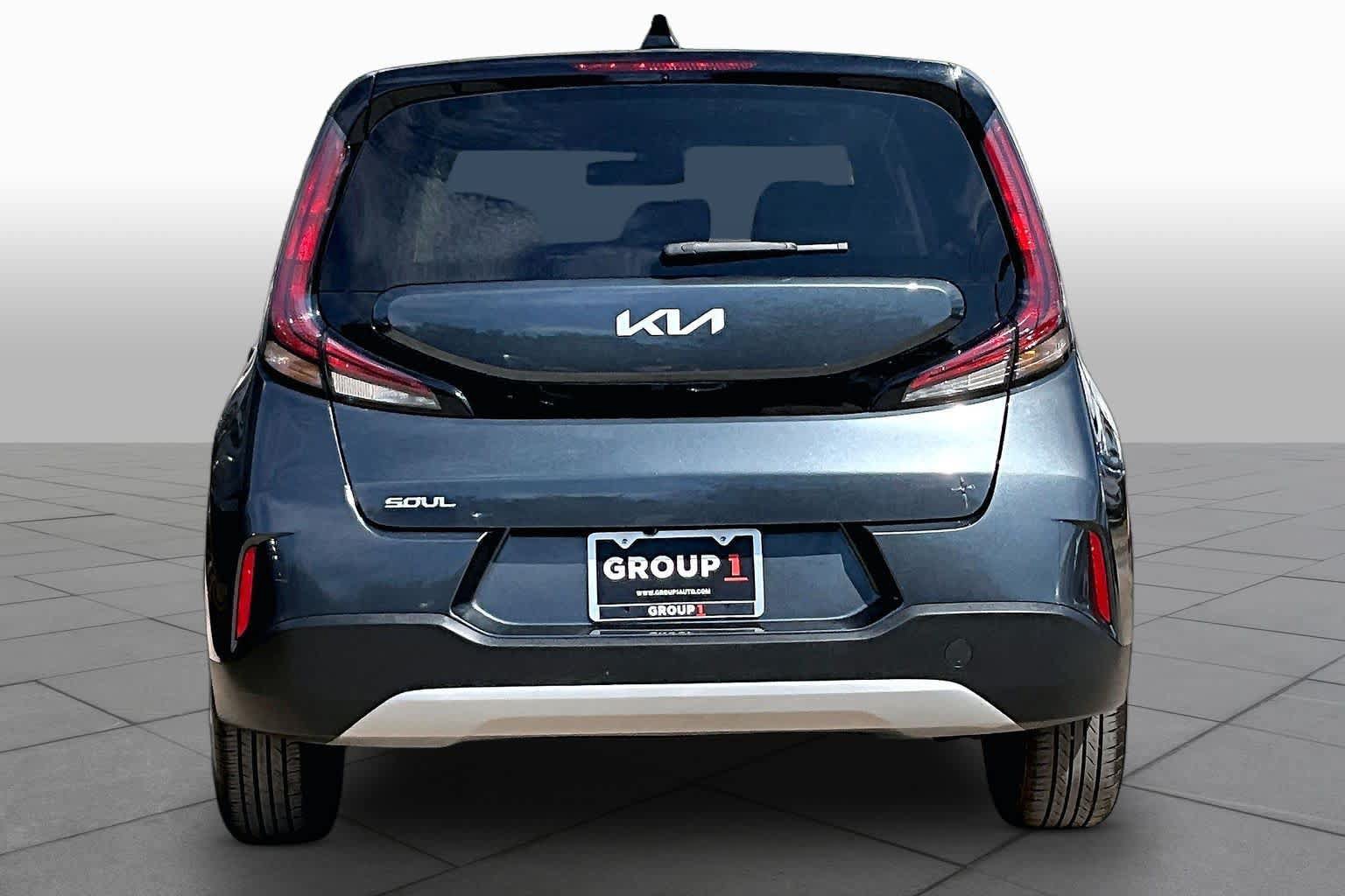 Used 2023 Kia Soul LX FWD image 5