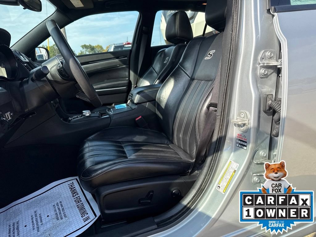 Certified 2023 Chrysler 300 S RWD image 7