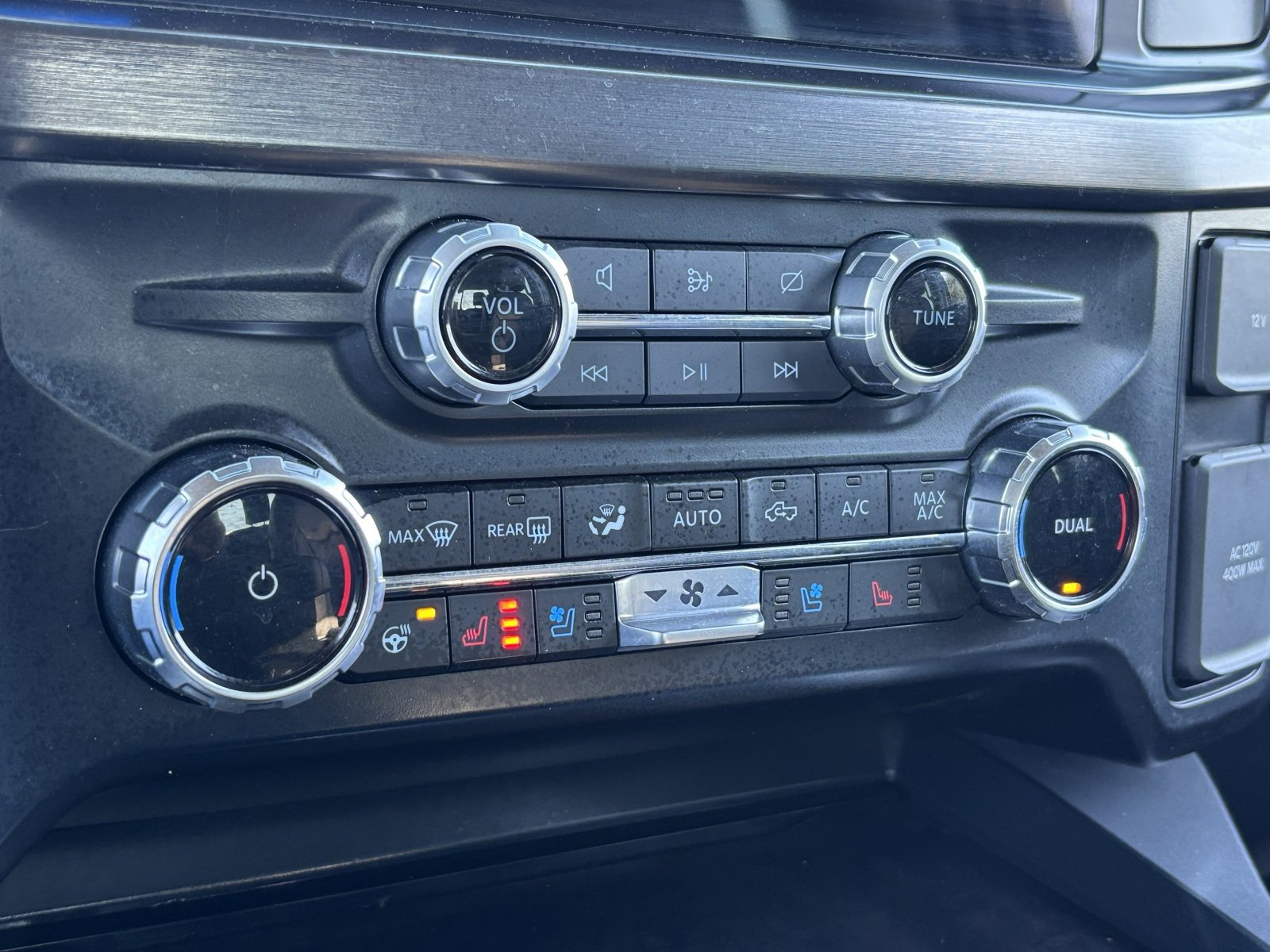 Used 2024 Ford F250 Lariat image 23