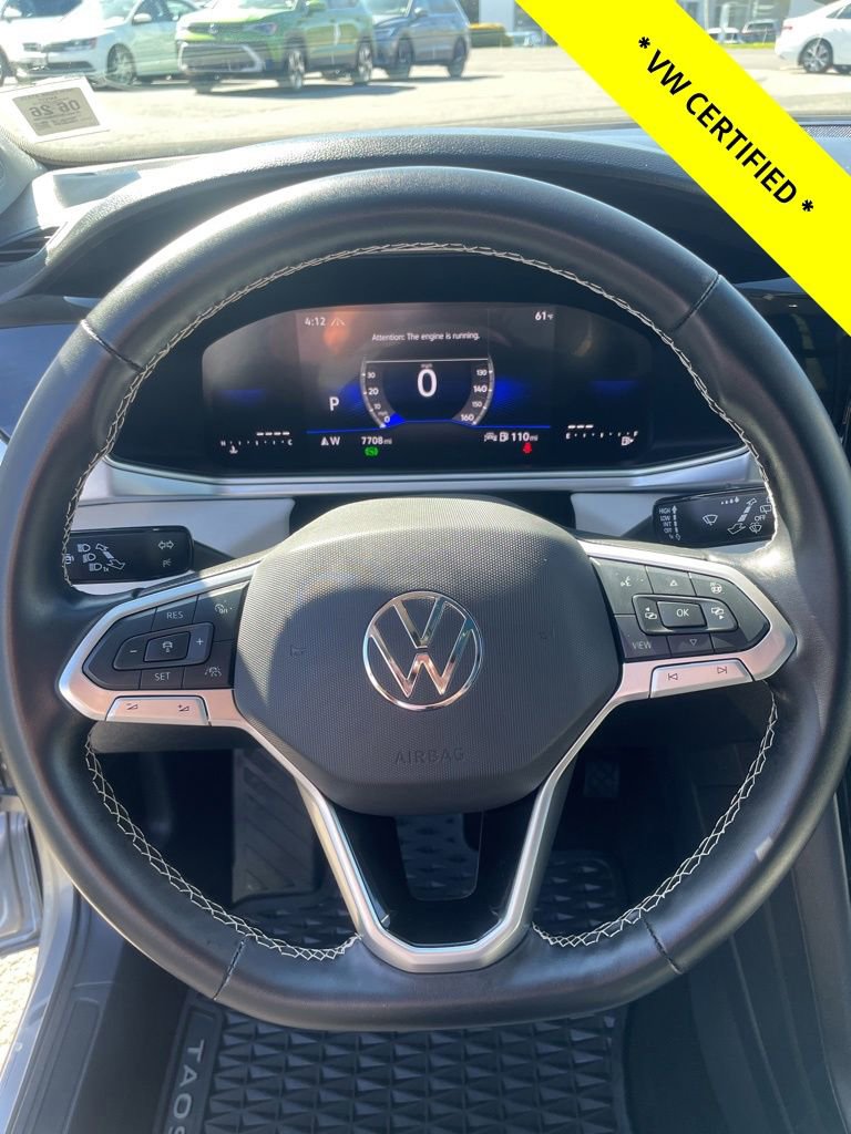 Used 2025 Volkswagen Taos SE w/ Panoramic Sunroof Package AWD/4WD image 24