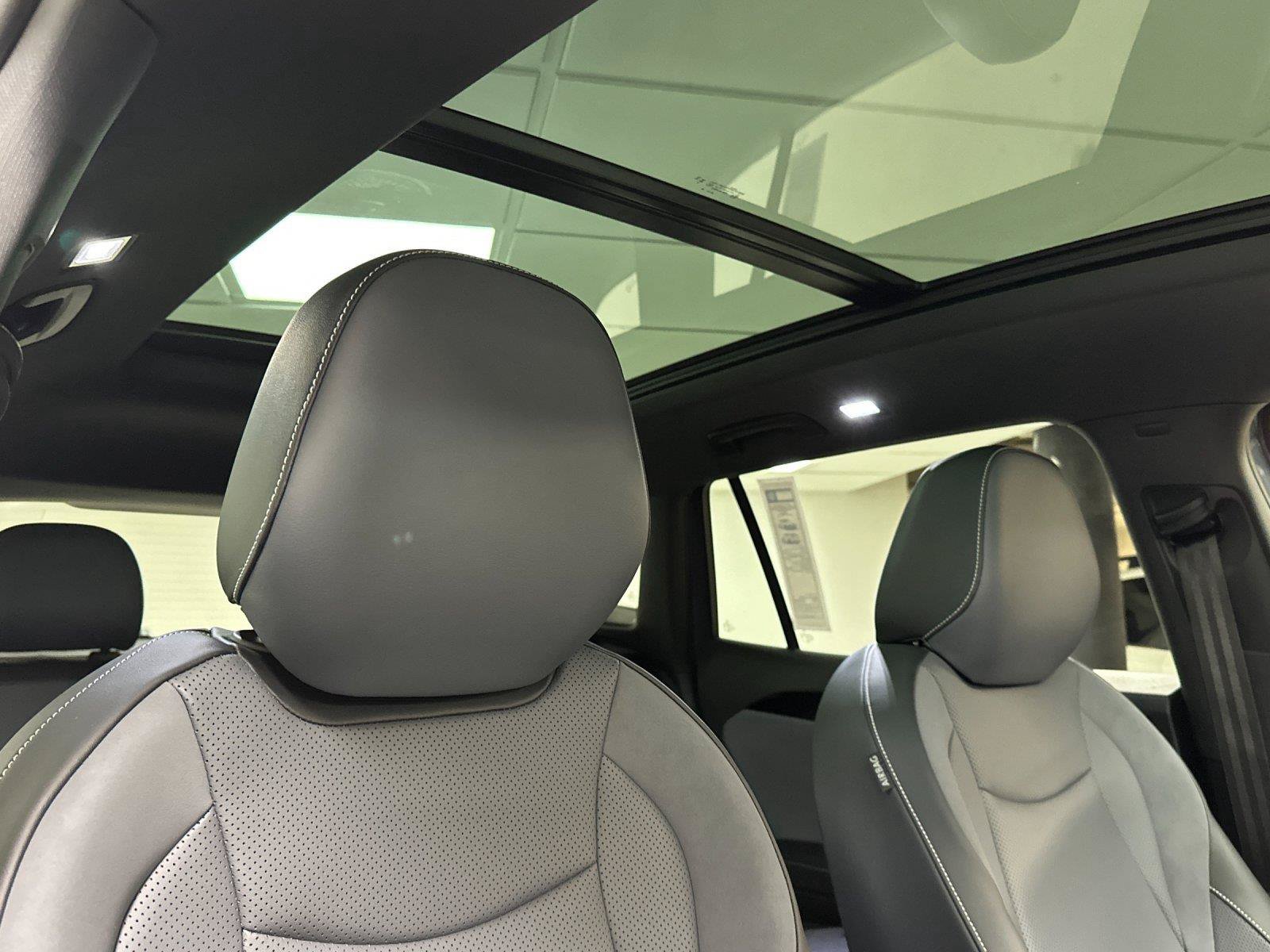 New 2026 Volkswagen Tiguan SE R-Line FWD image 16