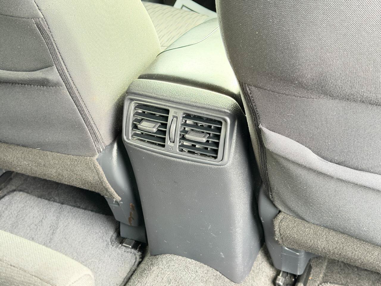 Used 2018 Nissan Rogue SV AWD/4WD image 40