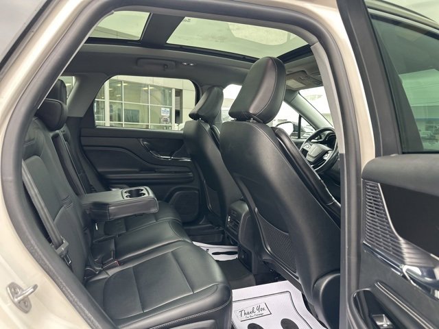 Used 2021 Lincoln Corsair AWD w/ Premium Package image 15