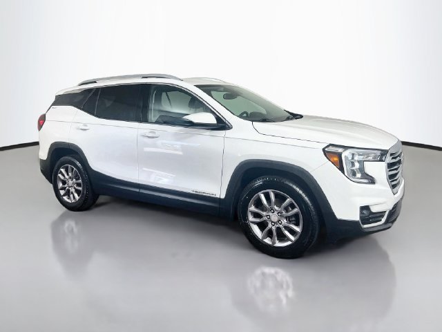 Used 2024 GMC Terrain SLT FWD image 1