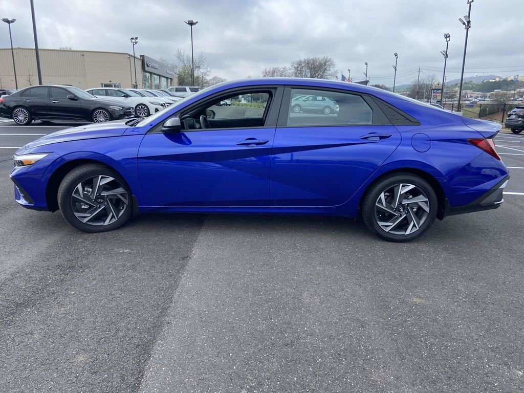 Certified 2025 Hyundai Elantra Sport image 6