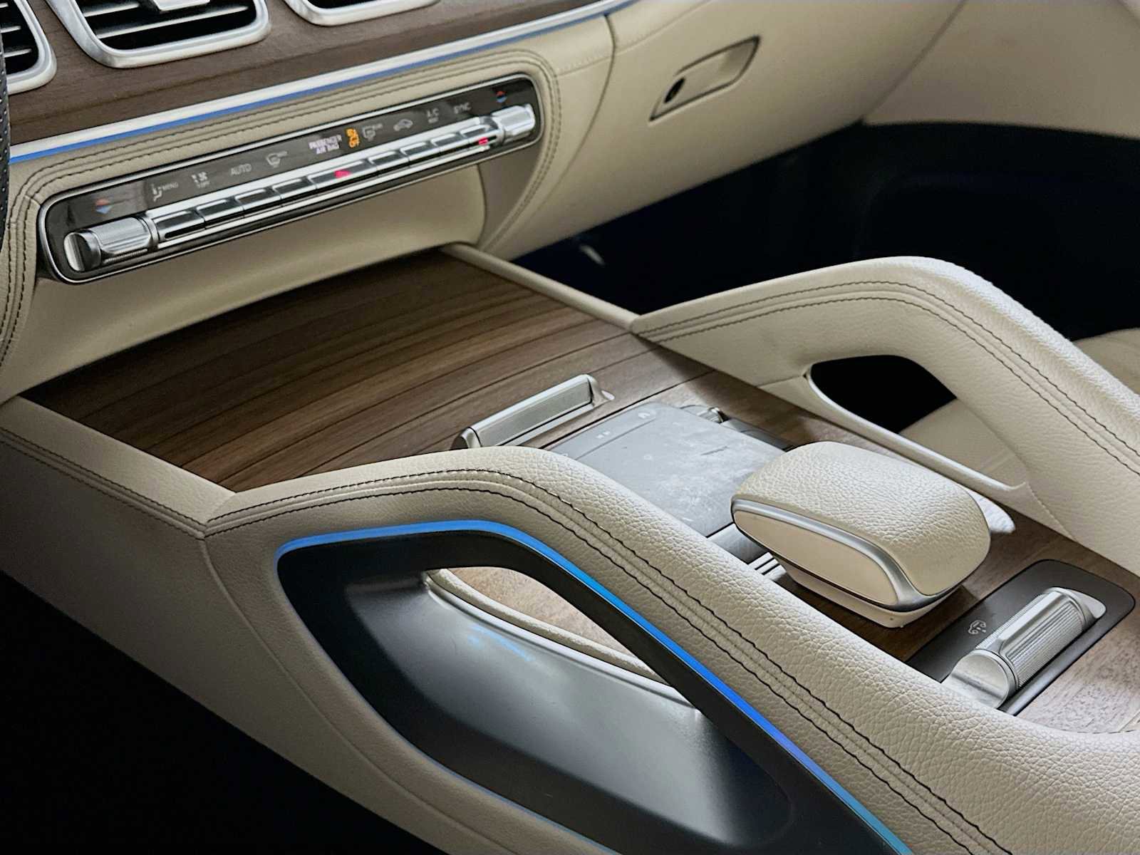 Used 2024 Mercedes-Benz GLS 580 4MATIC image 20