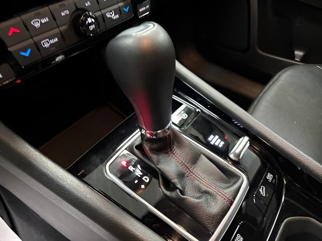 Used 2025 Jeep Compass Trailhawk w/ Trailhawk Elite Group image 24