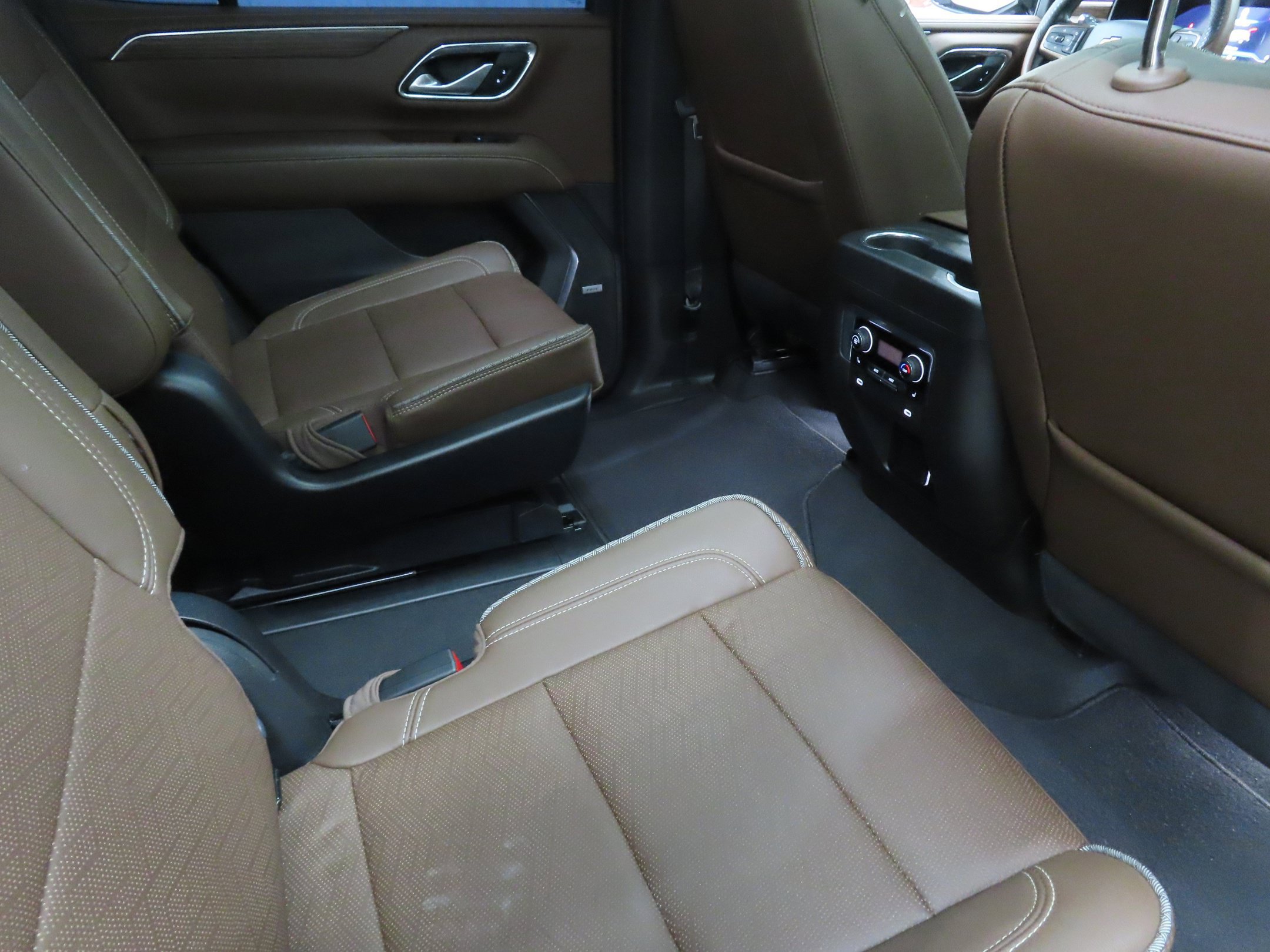 Used 2022 Chevrolet Tahoe High Country AWD/4WD image 23