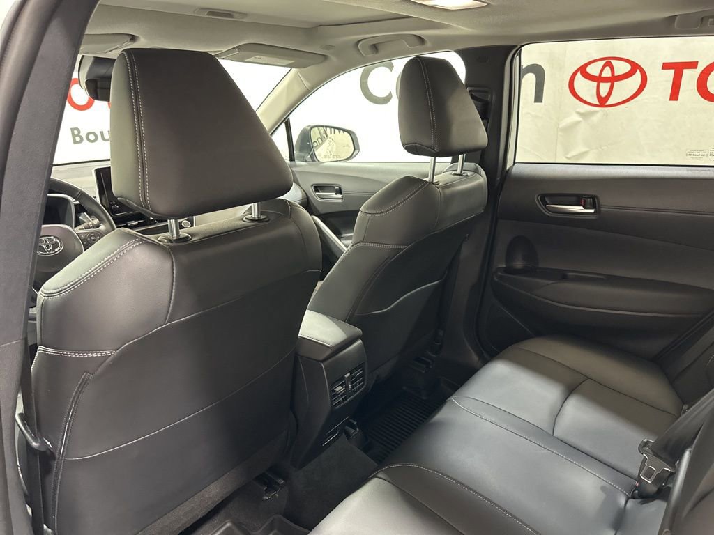 Used 2023 Toyota Corolla Cross XLE w/ Convenience Package FWD image 21