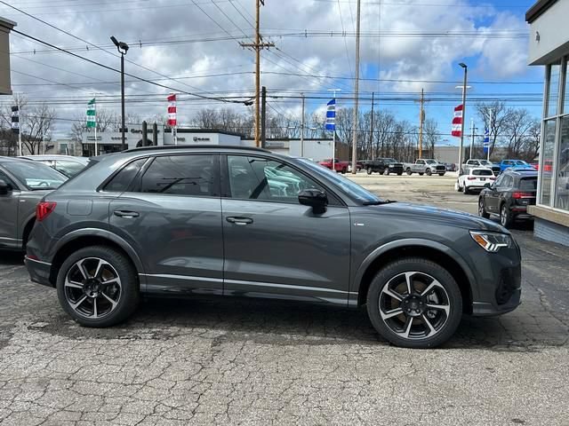 Used 2025 Audi Q3 2.0T Premium Plus w/ Premium Plus Package AWD/4WD image 2