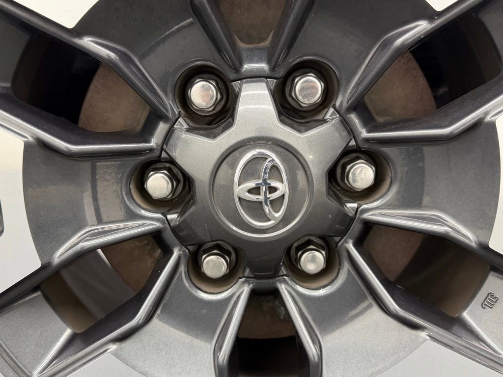 Used 2022 Toyota Tacoma TRD Off-Road w/ Technology Package image 15