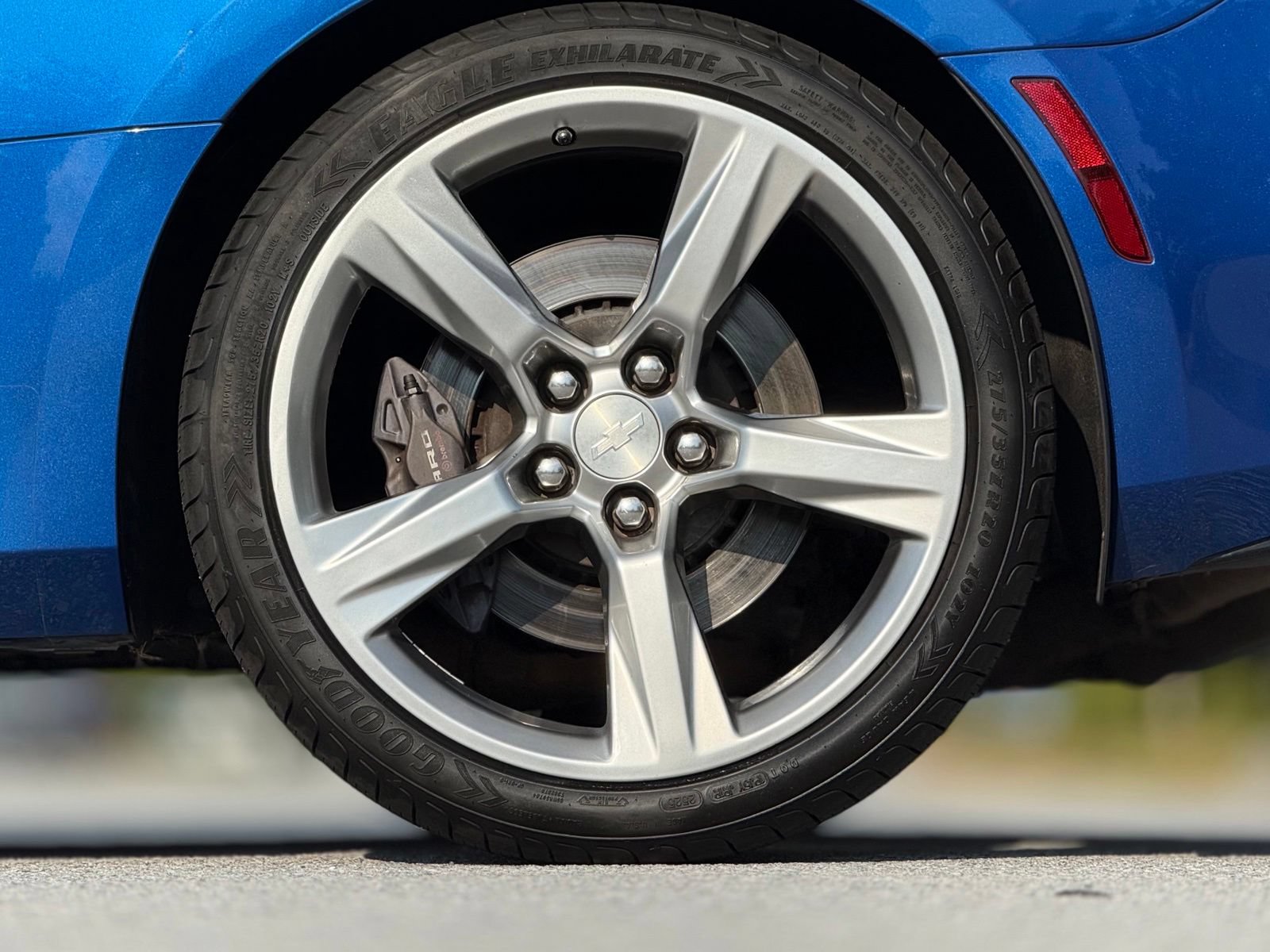 Used 2018 Chevrolet Camaro SS RWD image 19
