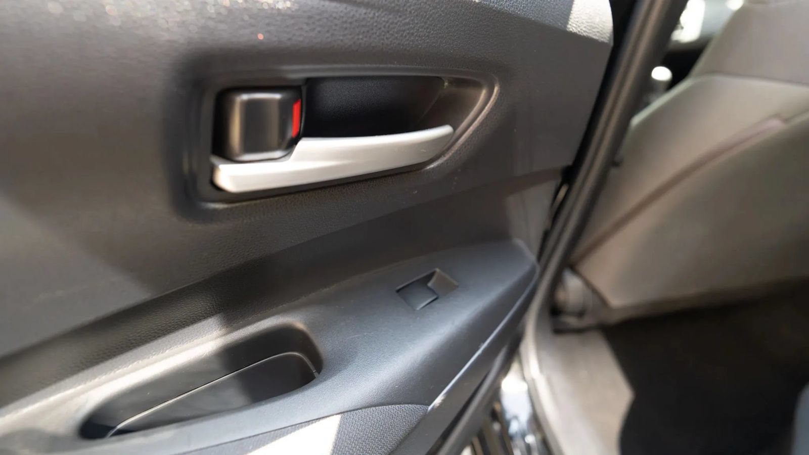 Used 2021 Toyota Corolla LE FWD image 22