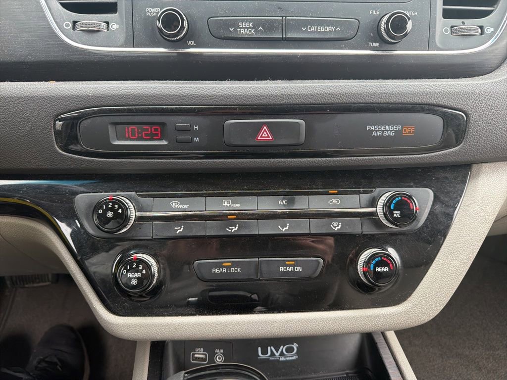 Used 2016 Kia Sedona LX w/ LX Convenience Package image 19