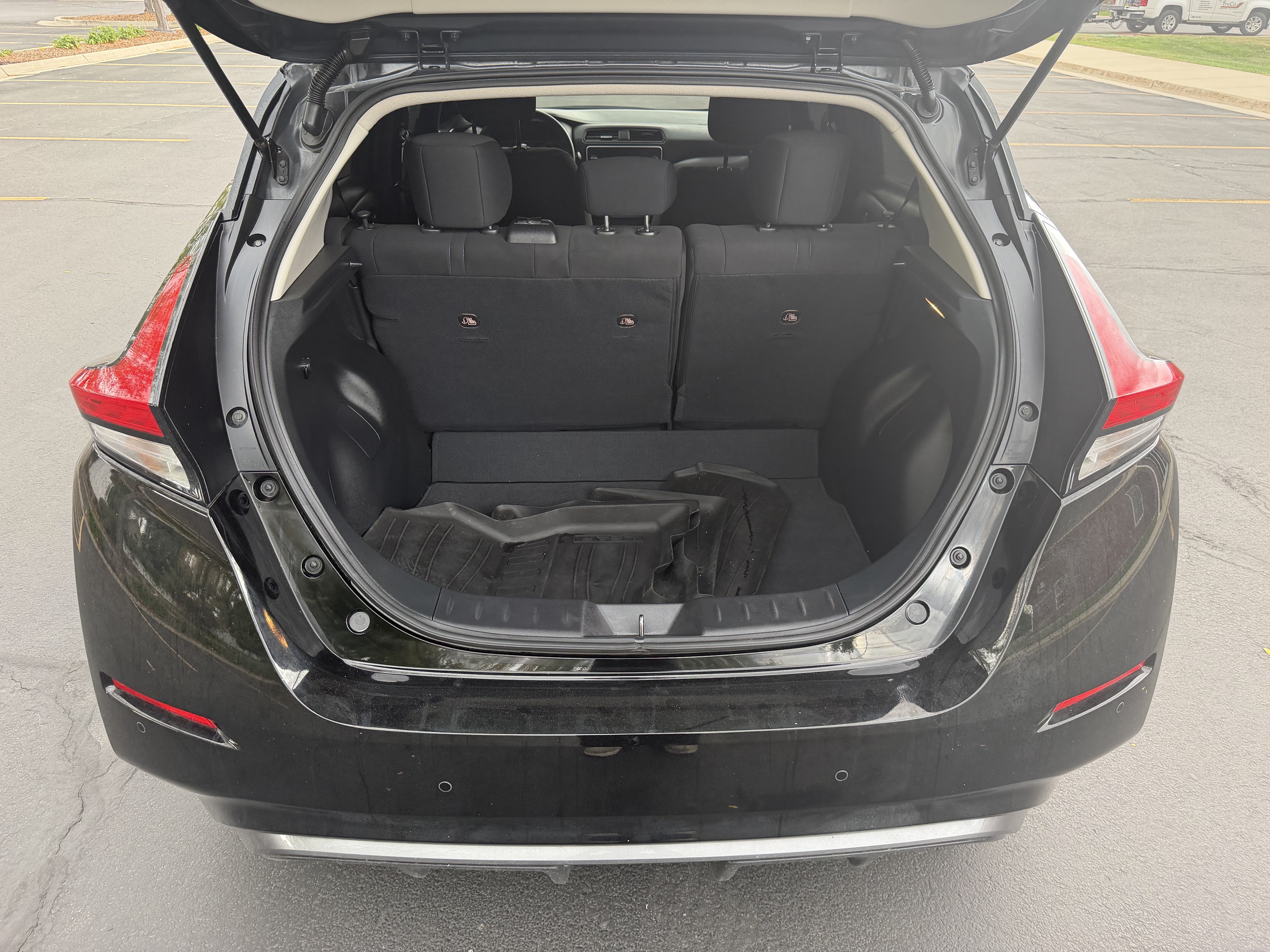 Used 2025 Nissan Leaf S FWD image 26