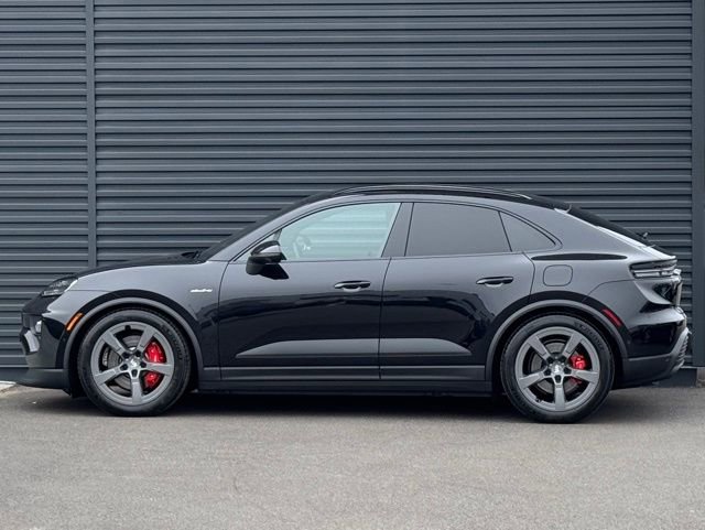 New 2026 Porsche Macan 4S Electric AWD/4WD image 2