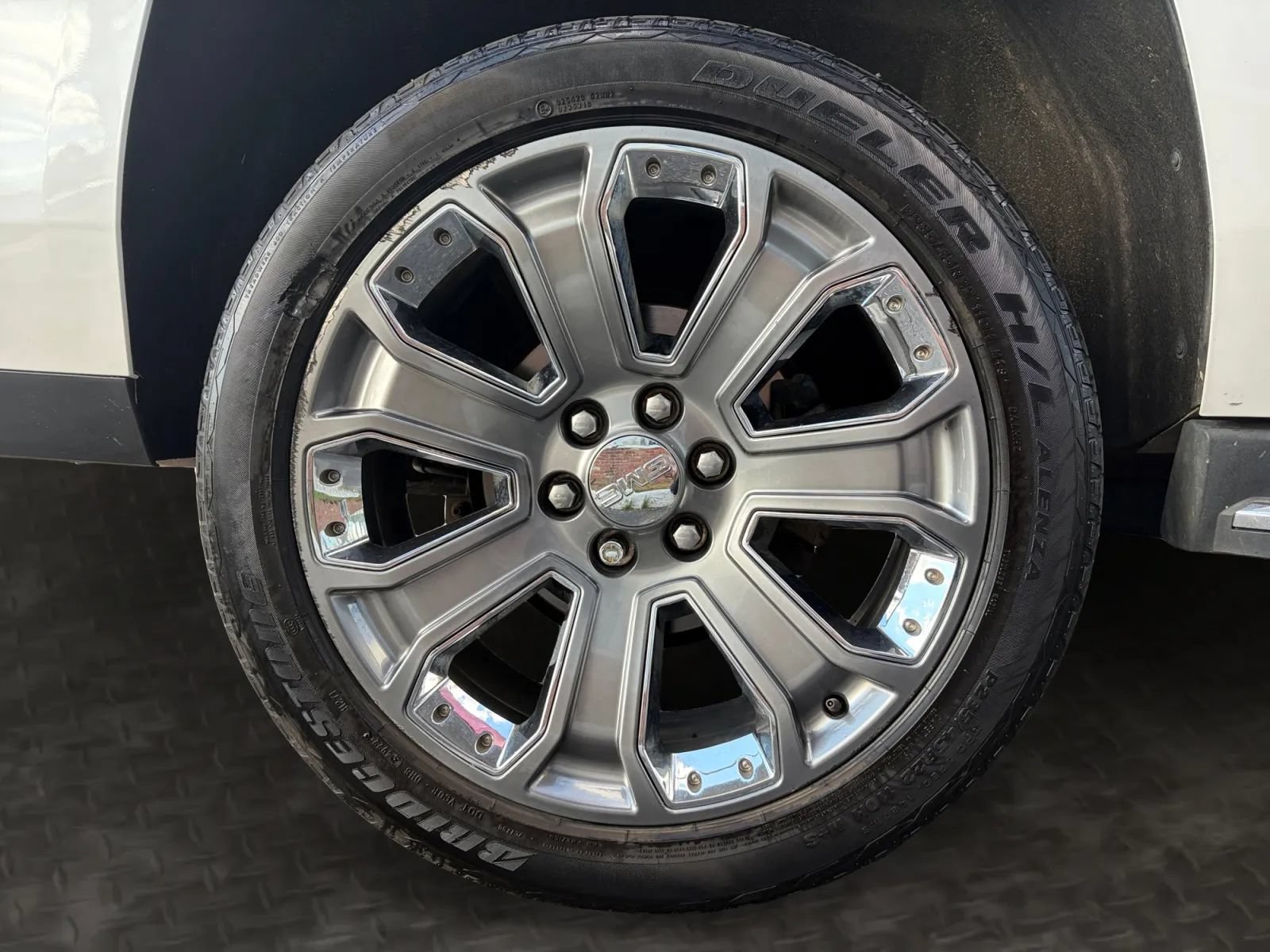 Used 2016 GMC Yukon Denali w/ Open Road Package AWD/4WD image 40
