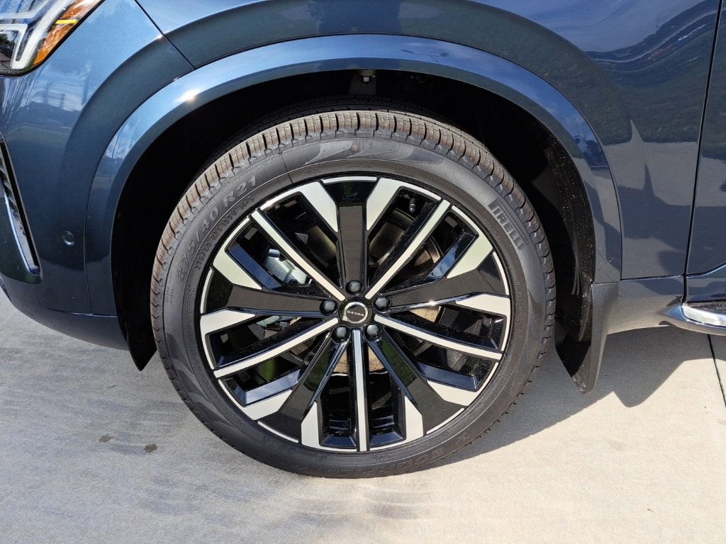 New 2026 Volvo XC90 B6 Ultra w/ Lounge Package image 3