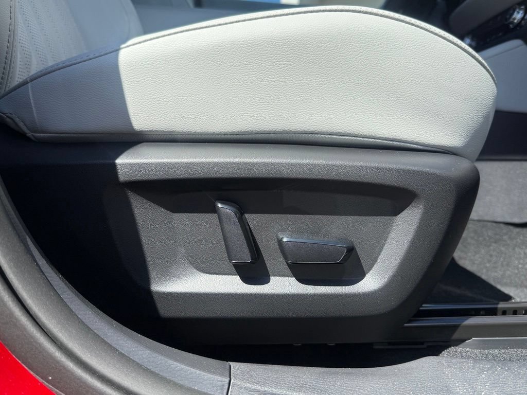 New 2026 Mitsubishi Outlander SEL FWD image 18