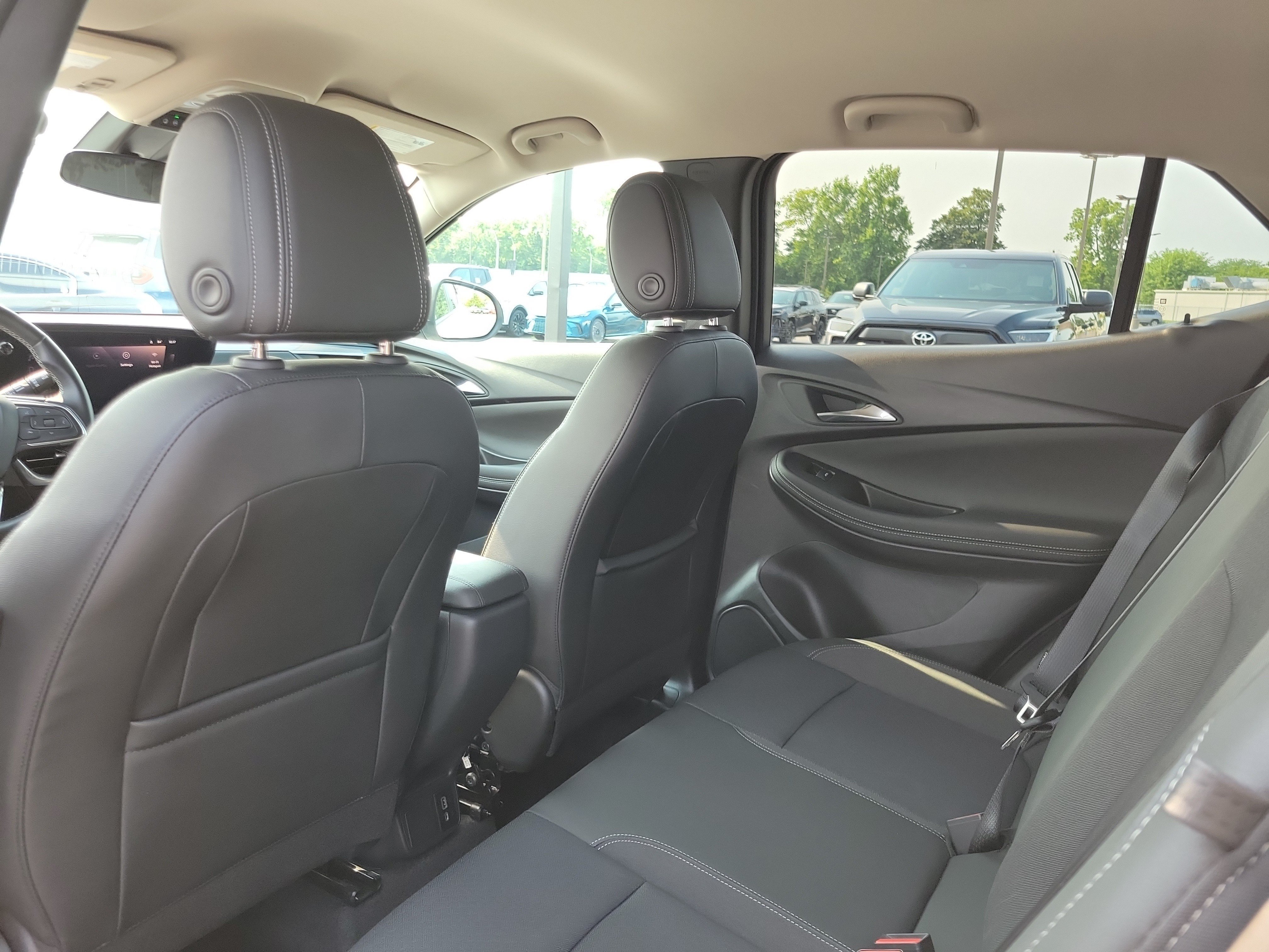 Used 2024 Buick Encore GX Preferred FWD image 14