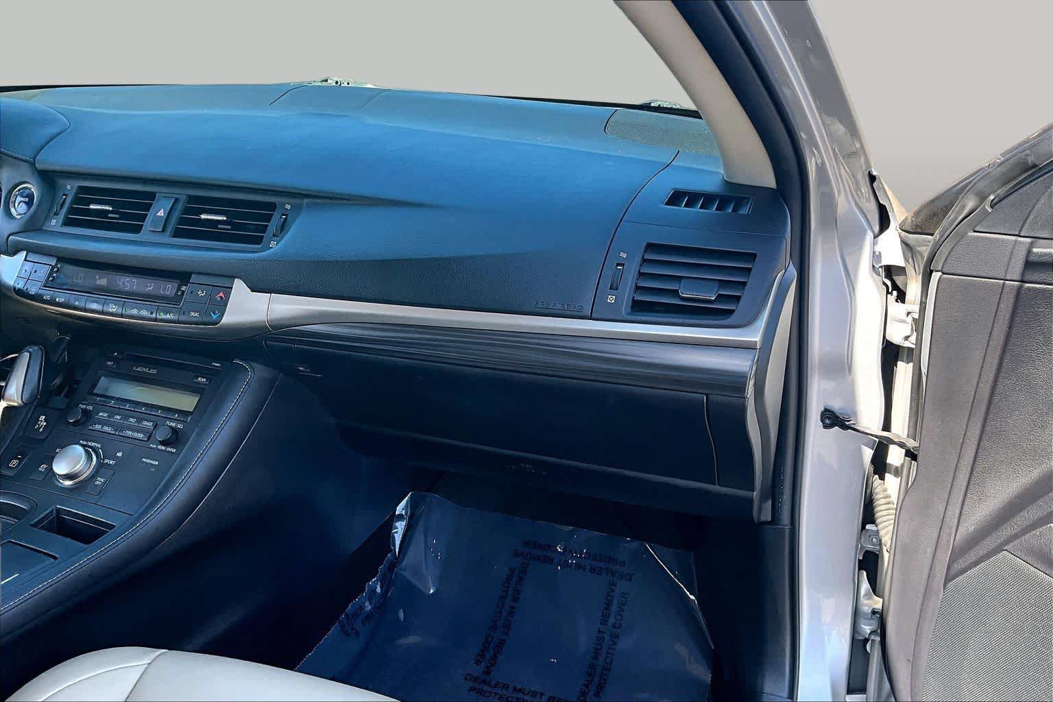 Used 2014 Lexus CT 200h FWD image 18