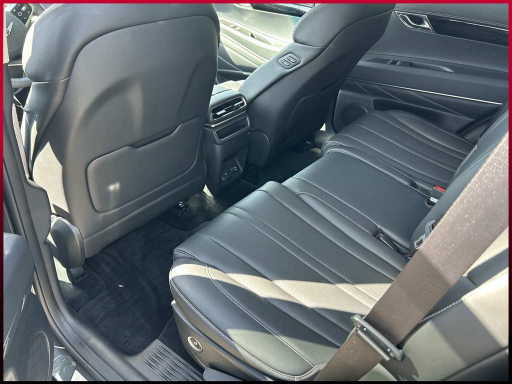 Used 2025 Genesis GV80 2.5T Standard AWD/4WD image 24