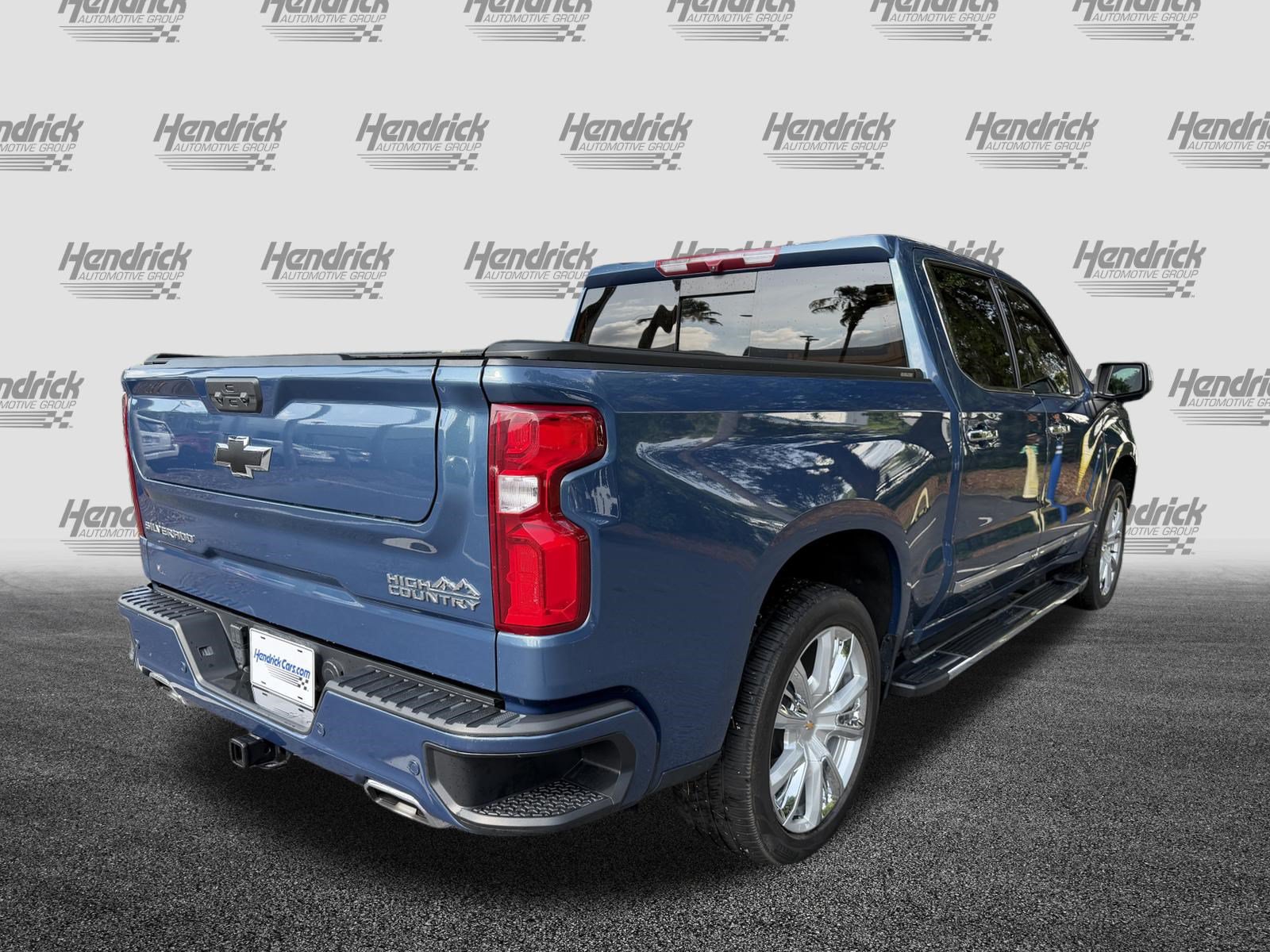 Used 2024 Chevrolet Silverado 1500 High Country w/ Z71 Off-Road Package AWD/4WD image 9